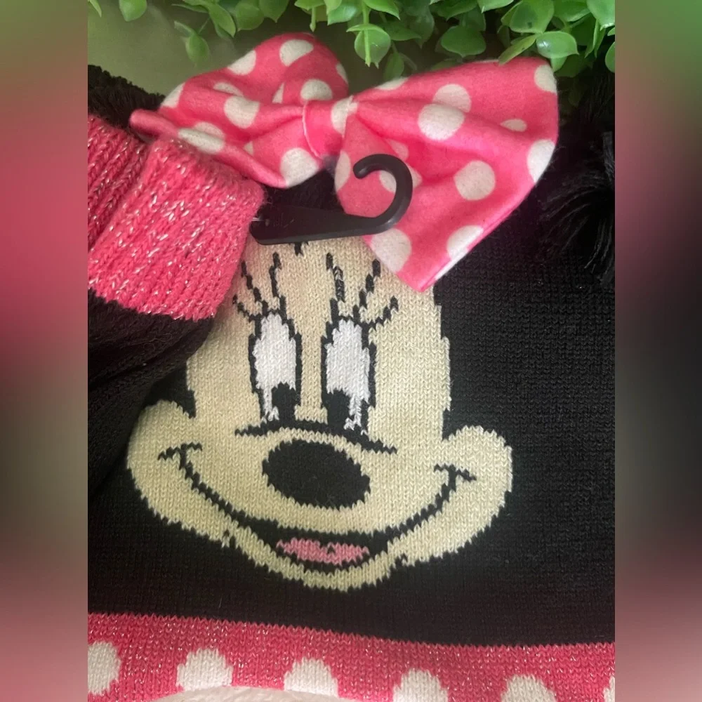 Disney Minnie Mouse Pink and Black Beanie & Glove Set NWT